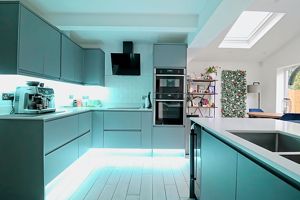 Kitchen- click for photo gallery